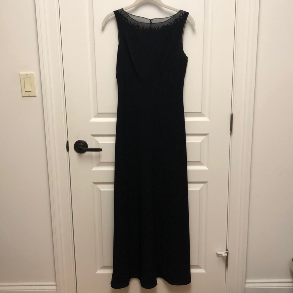 Black Dress - Picture 1 of 3